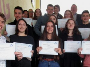 Schülerinnen und Schüler des beruflichen Oberstufengymnasiums der Dr.-Walter-Bruch-Schule erhalten international anerkannte Sprachzertifikate in Französisch